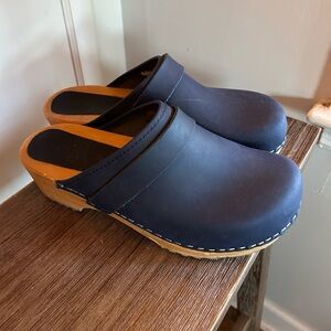 KLÄGN Tuva Wood Open Back Grippy Caramel Veg navy Leather Clogs Size 39 8 8.5